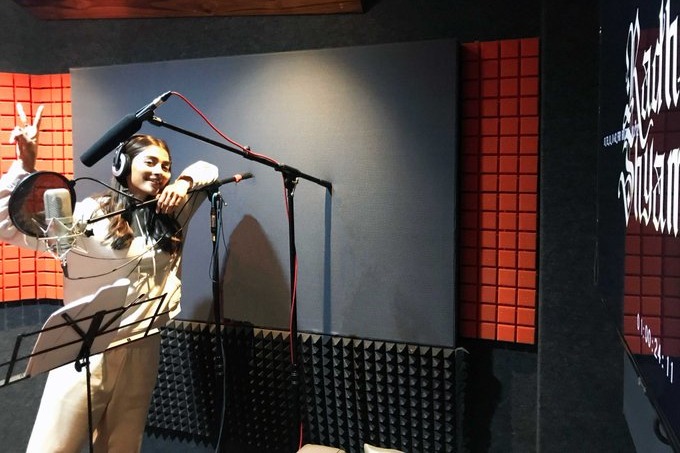 Pooja Hegde completes her dubbing for Prabhas RadheShyam