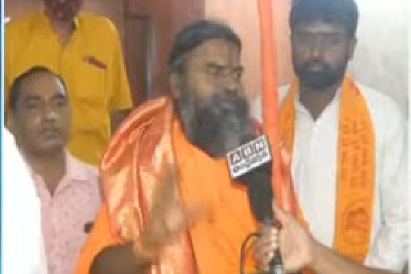 Srinivasananda condemns TTD decision to make Agarbathis with used flowers 