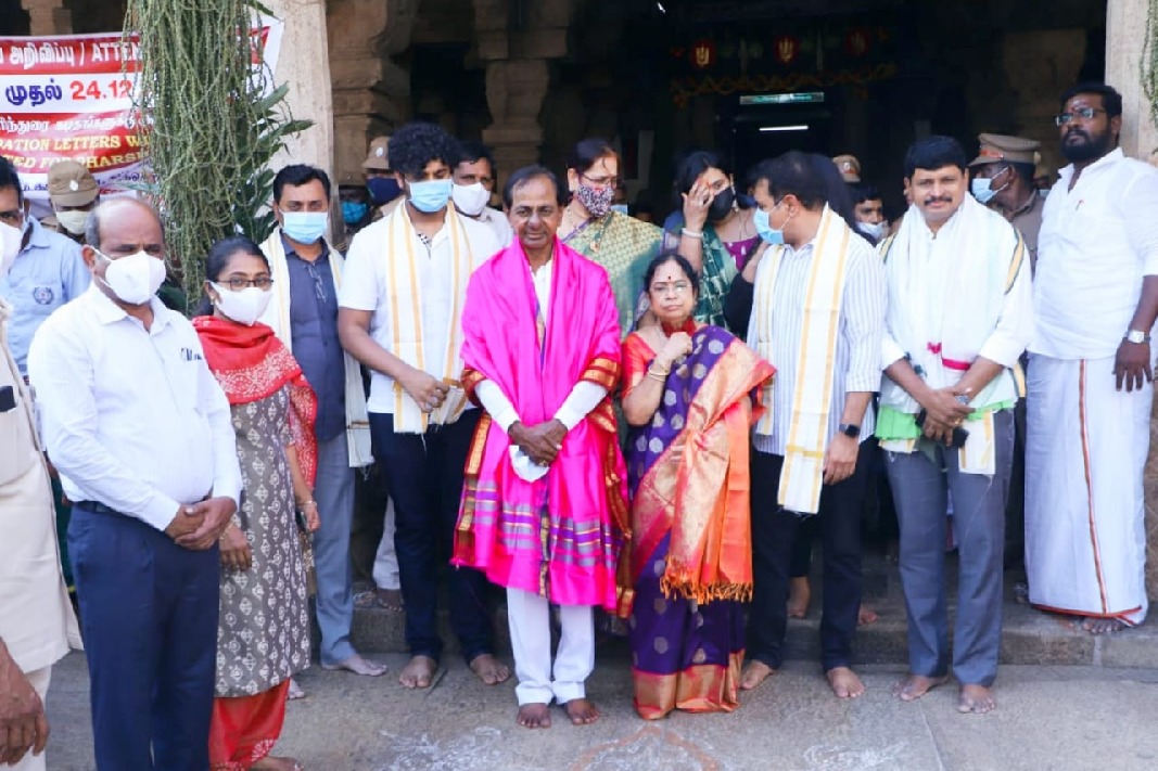 CM KCR visits Ranganatha Swamy temple in Tamilnadu