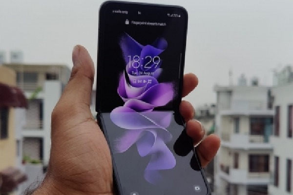 3 lakh foldable smartphones to be sold in India in 2022: Report