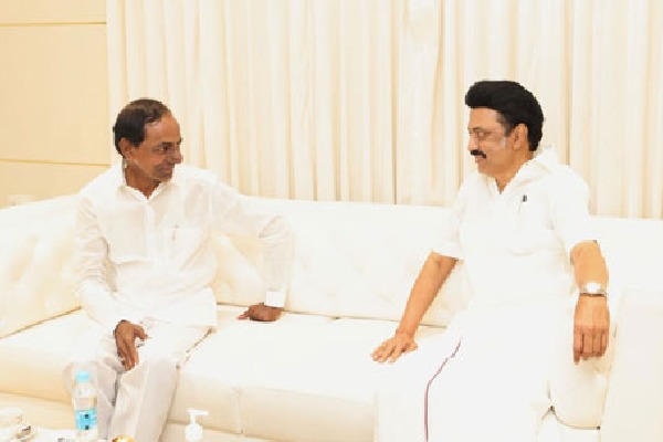 kcr and stalin decided to Fight together against union government 