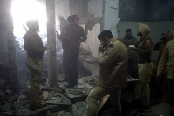 Rahul Gandhi condemns blast at Ludhiana court