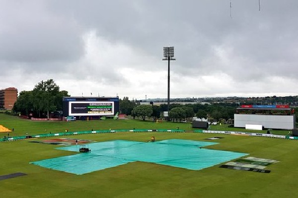 Rain delayed start of second day play in Centurion
