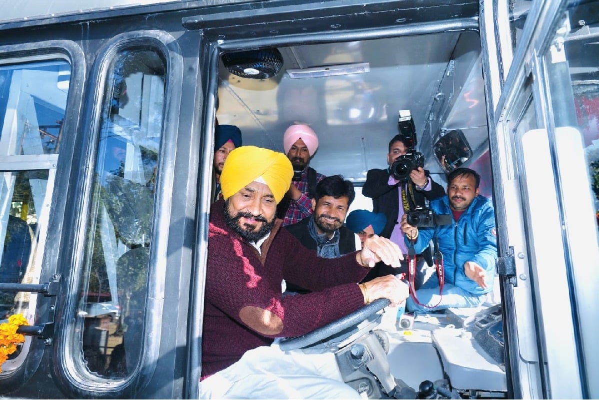 Punjab CM drives bus, leads cavalcade of 58 news ones