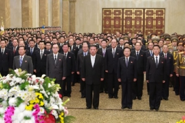 Kim Jong-un visits mausoleum of grandfather, father to mark new year