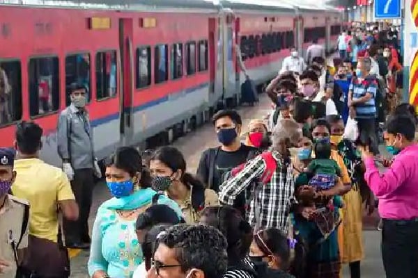Railways earned over Rs 500 crore from Tatkal