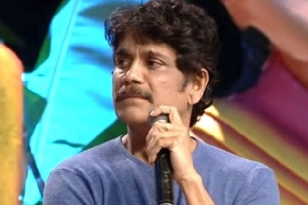 Nagarjuna plays safe, avoids comment on AP ticket price issue