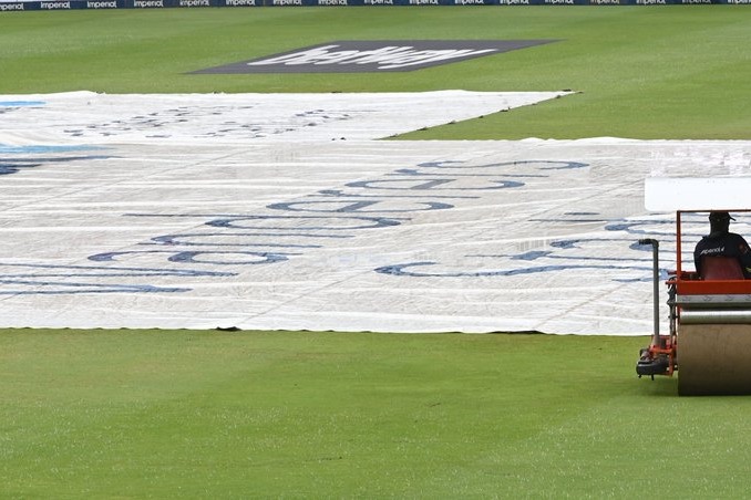 Umpires calls Lunch Break as rain continues in Johannesburg 