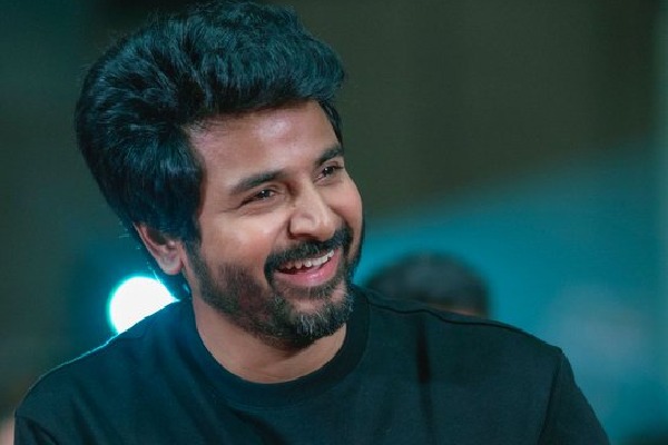 Tamil hero Sivakarthikeyan dined at a restaurant in Hyderabad 
