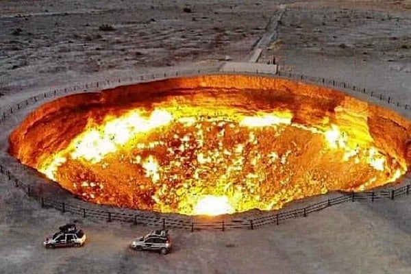 Turkmenistan president orders to closure of Gateway of Hell Darvaza Crater