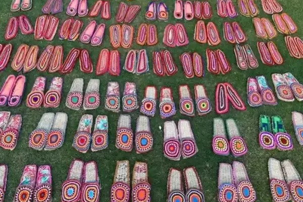 PM Modi sends 100 pair of jute footwear for Kashi Vishwanath staff