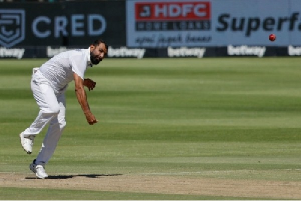 SA v IND, 3rd Test: Shami's double strike reduces South Africa to 176/7 at tea