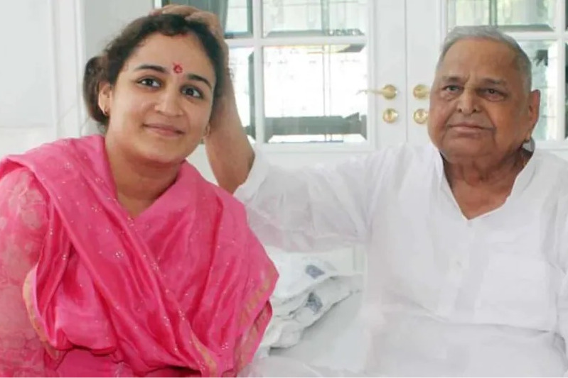 Mulayam Singh daughter in law Aparna Yadav likely to join BJP