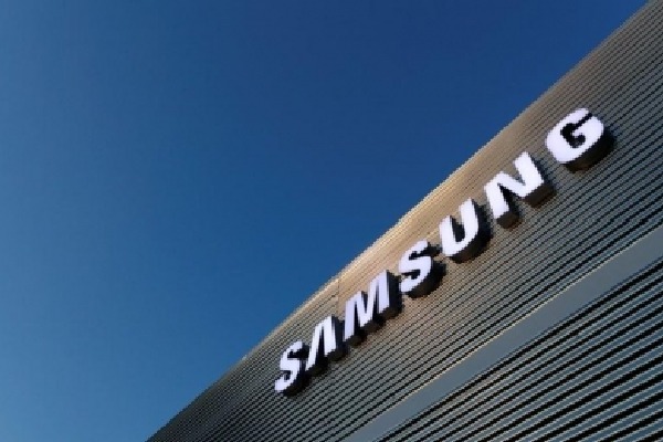 Samsung to launch TVs with LG Display's OLED panels later this year: Report
