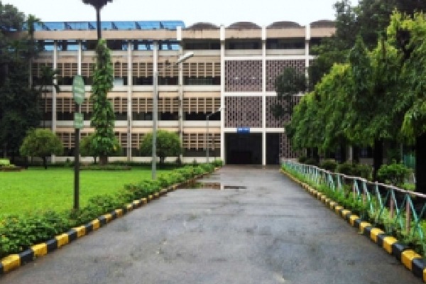 Depressed IIT Bombay student from MP jumps to death from hostel