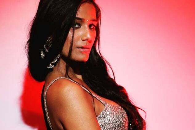 SC grants protection from arrest to actress Poonam Pandey