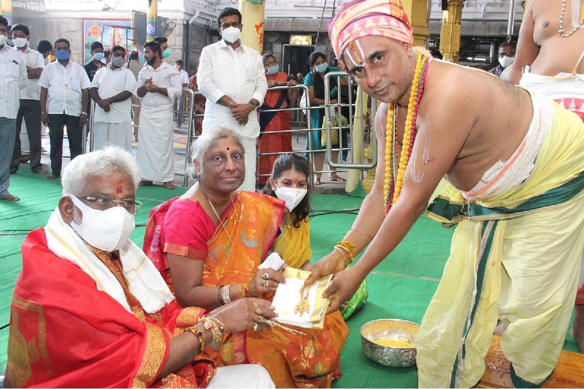 YV Subbareddy attends Navakundathmaka Sree Yagam in Tiruchanur