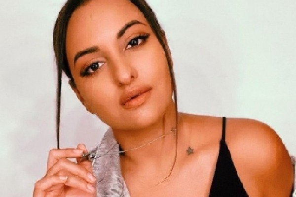 Sonakshi Sinha gives quirky reply on being asked about getting married