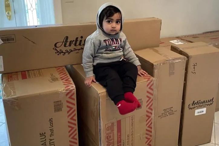 Toddler accidentally orders furniture worth Rs 140000 online on his mothers phone