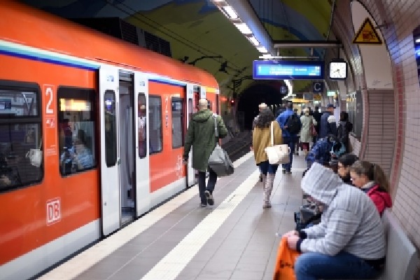 German railway operator starts test-driving battery-powered trains