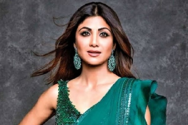 After 15 years, Shilpa Shetty discharged in Richard Gere 'kissing' case
