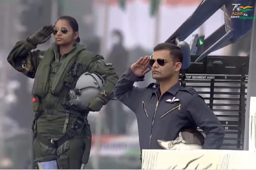 Rafael First Woman Pilot Shivangi Singh Represents IAF Tableau