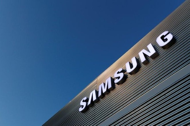 Samsung tops global smartphone market in 2021 with 271 mn units