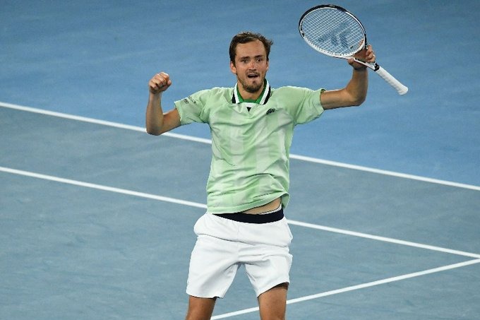 Australian Open organizers fined Daniil Medvedev 