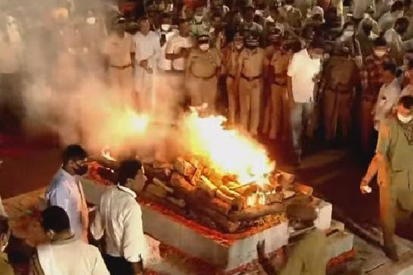 Lata Mangeshkar last rites completed in Mumbai Sivaji Park