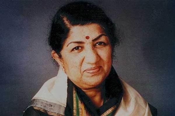 Lata Mangeshkar wrote a letter in Gujarati for 1st time to PM Modi's mother