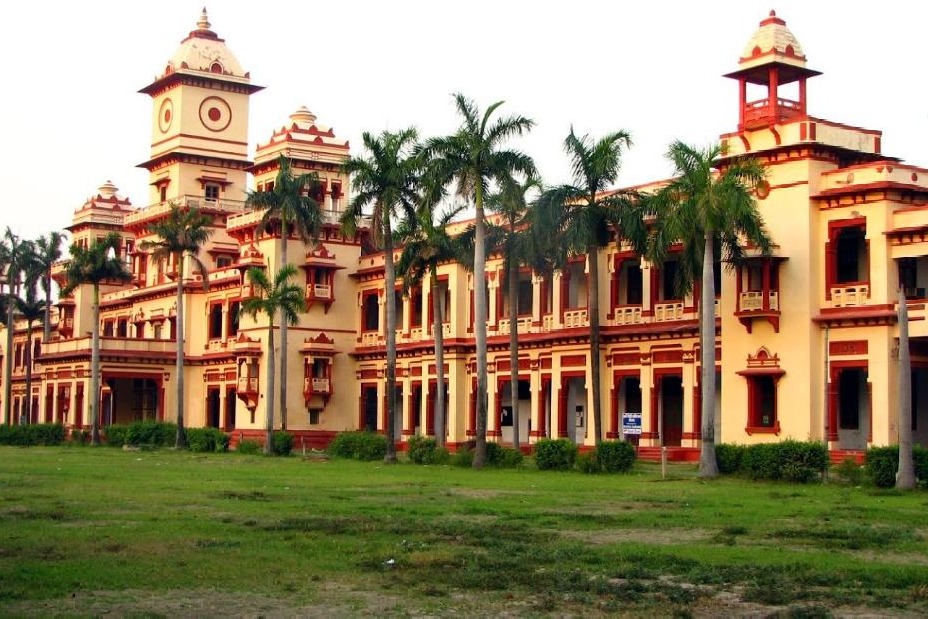 BHU students learn how to make cow dung cakes, video goes viral