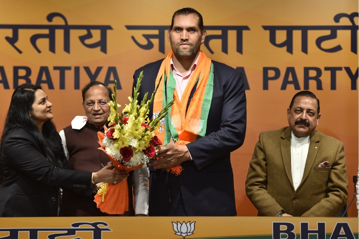 WWE wrestler 'The Great Khali' joins BJP