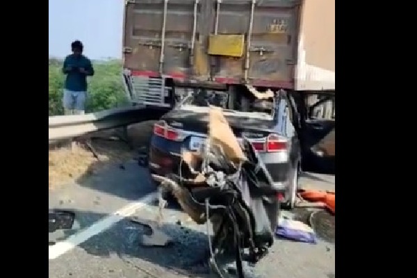 Three died in a fatal road accident in Kurnool district