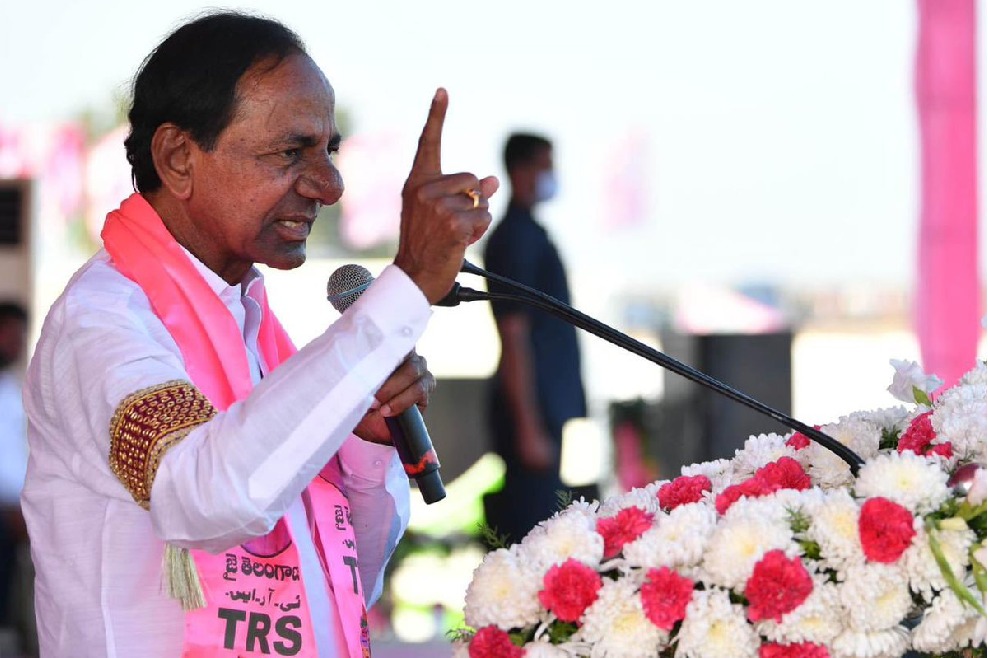 KCR demands Modi to tender apology to farmers