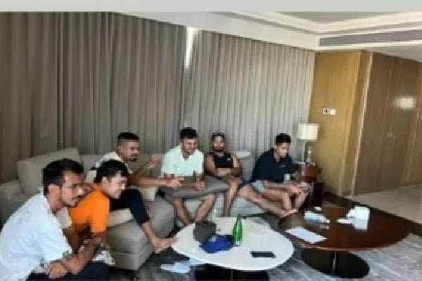Rohit shares pic of India teammates watching IPL mega auction from hotel room
