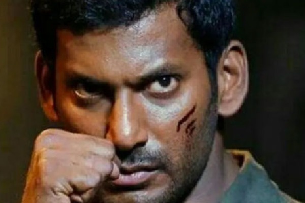 Vishal suffers hairline fracture while shooting for stunt sequences in upcoming film Laththi