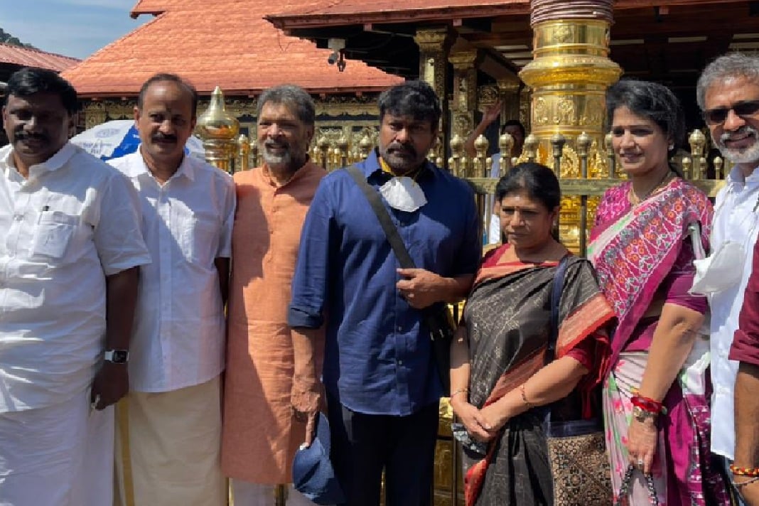 Chiranjeevi visits Sabarimala and Guruvayur temples in Kerala