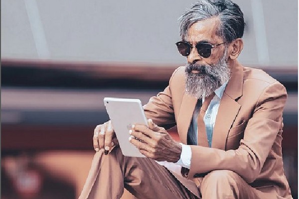 Kerala laborer turns fashion model