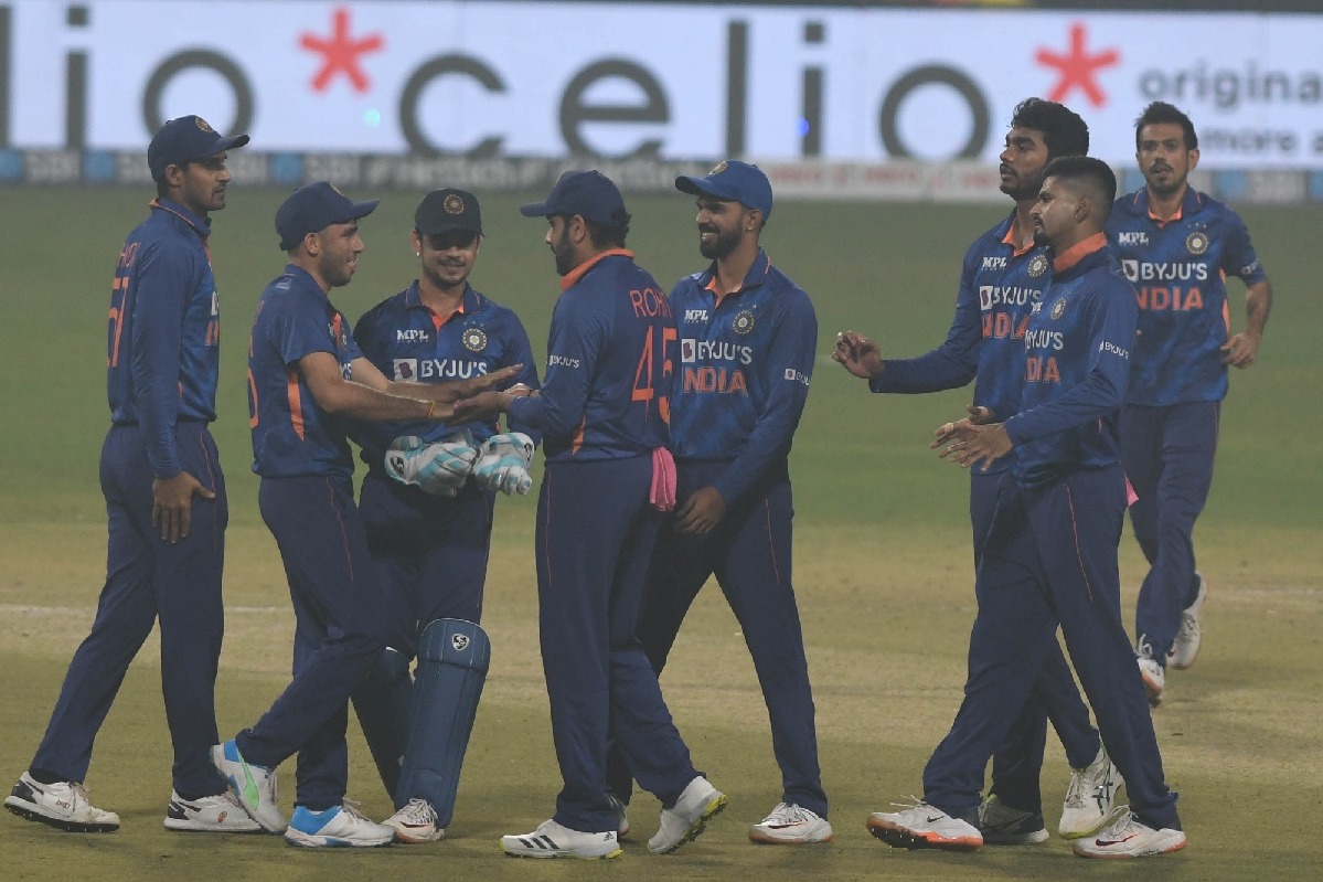 3rd T20I: India beat West Indies by 17 runs, complete 3-0 whitewash