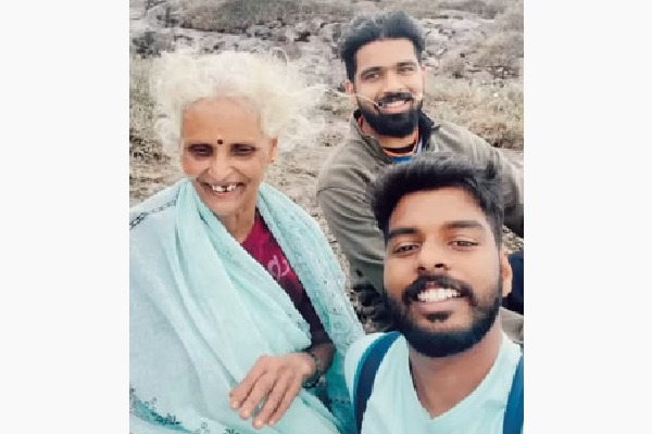 Old woman trekking in saree went viral