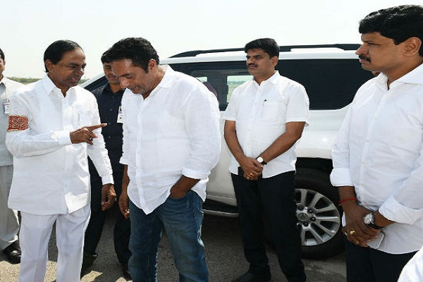 Prakash Raj in Telangana CM K Chandrasekhar Raos Mumbai meet a surprise move