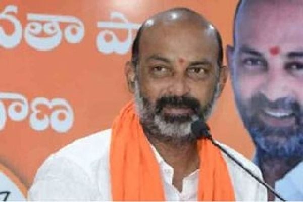 BJP Telangana chief angry over meeting of dissident leaders