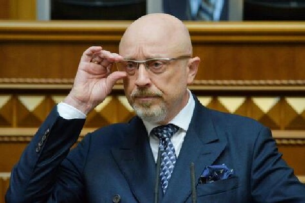 Ukraine defense minister Oleksii Reznikov calls people to join territorial army 