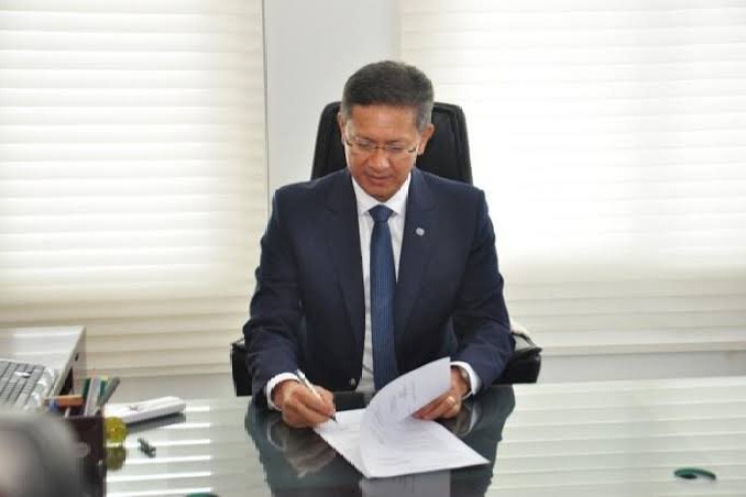 gowtham sawang takes charge as appsc chairman