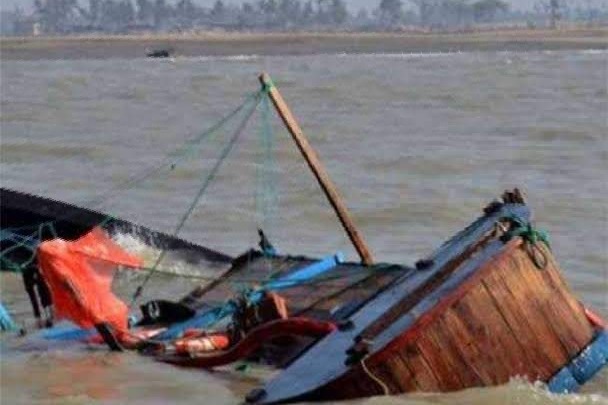boat capsized in jharkhand