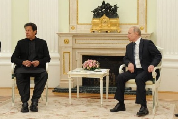 Pakistan PM Imran Khan mentions Kashmir issue at Putin