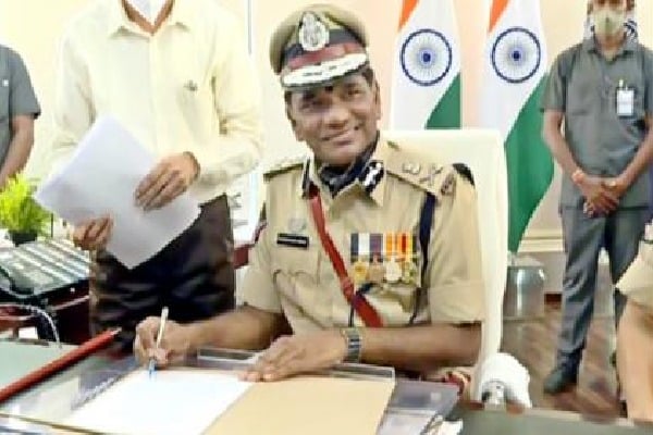 Its not right time to talk about YS Viveka murder case says AP DGP
