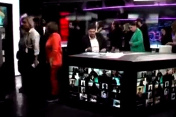 Russian tv channel staff reigns in live in support for no war
