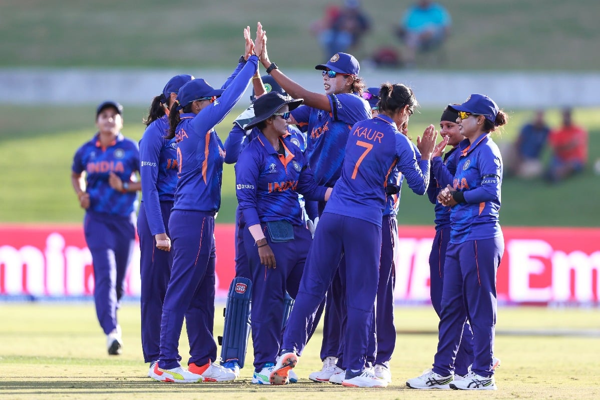 Team India Women Smashes Pak Down In Their Opener In ODI World Cup