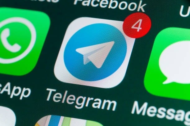Telegram adds download manager, live streaming with other apps